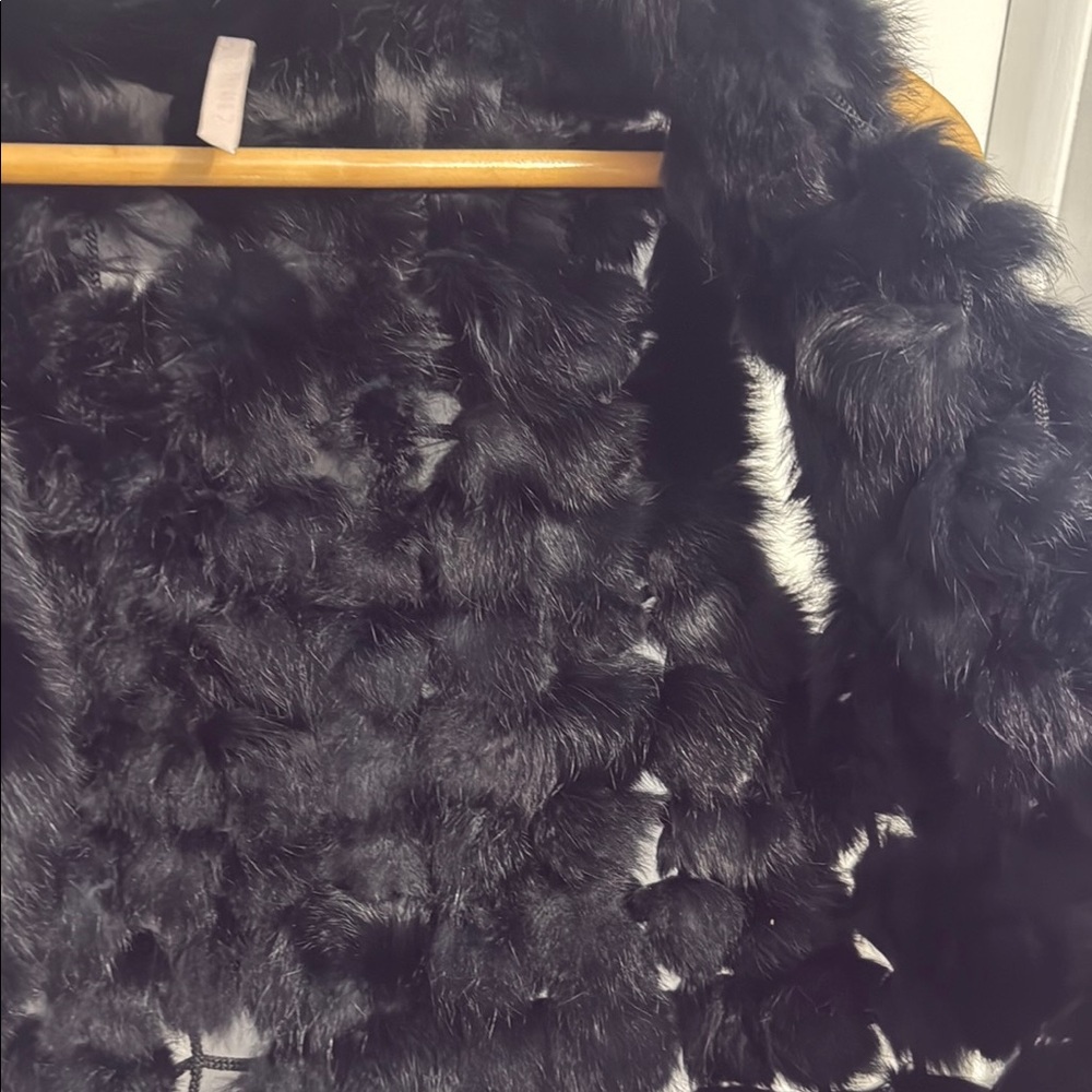 Black Rabbit Fur Cropped Vest - Picture 4 of 6